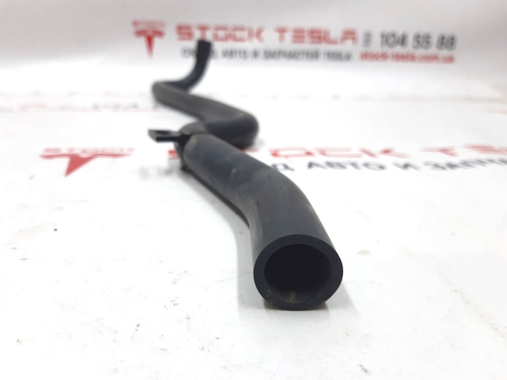 16 Bakre värmare avloppsrör Tesla modell X 1069343-00-C